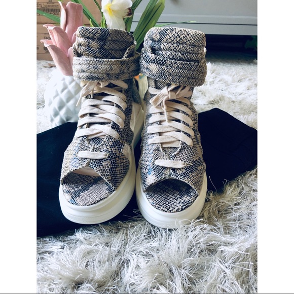 ✨LAST PAIR✨NIB Snakeprint Sneakers - Picture 4 of 8